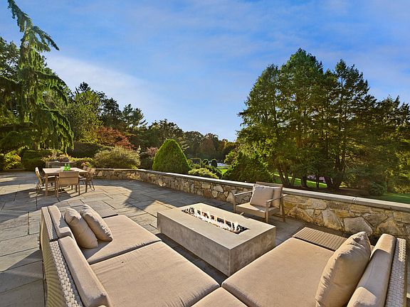 28 Pleasant Ridge Road