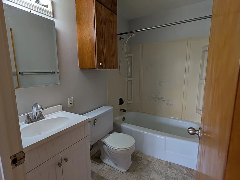 2625 E Mission Ave — Photo 7