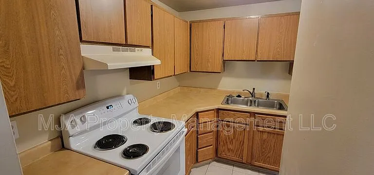 4642 S Arlington Park Dr #4 — Photo 8