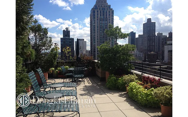 Sold by Douglas Elliman | media 24