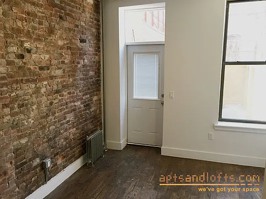 Rented by aptsandlofts.com | media 28