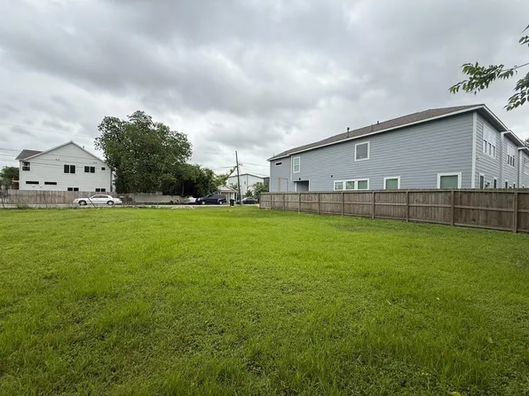2021 Harlem St, Houston, TX 77020