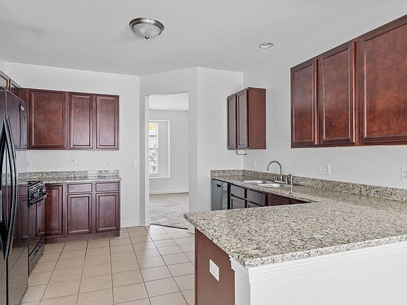 3rd image of 67 Melrose Ct