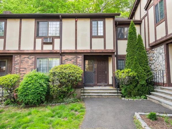 442 Swanson Crescent #442, Milford, CT 06461