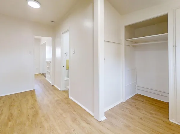 Charming Studio Cottage in Hermosa Beach, 420B Monterey Blvd, Hermosa Beach, CA 90254