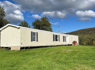 73 Currier Dr, Irasburg, VT 05845