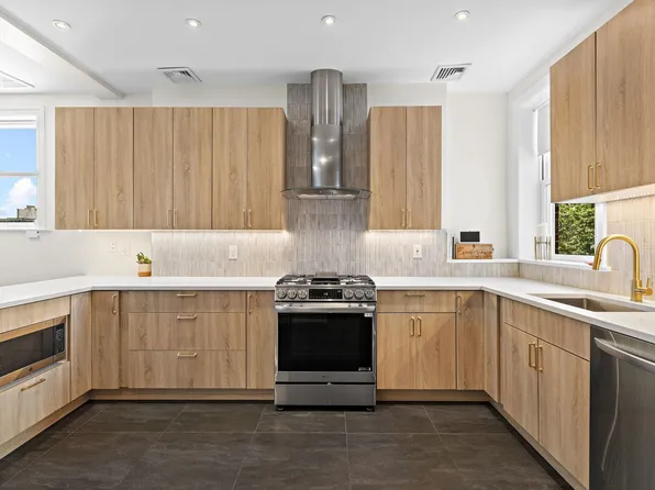 1012 Park Avenue 8 image 2 of 16