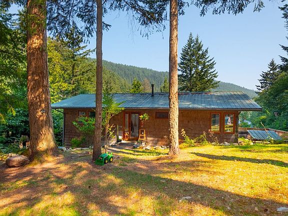 2nd image of 368 Eagles Nest Rd