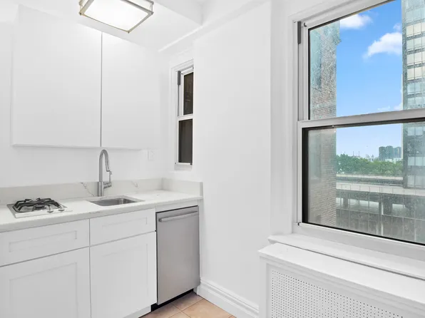 10 Mitchell Place 9E image 7 of 7