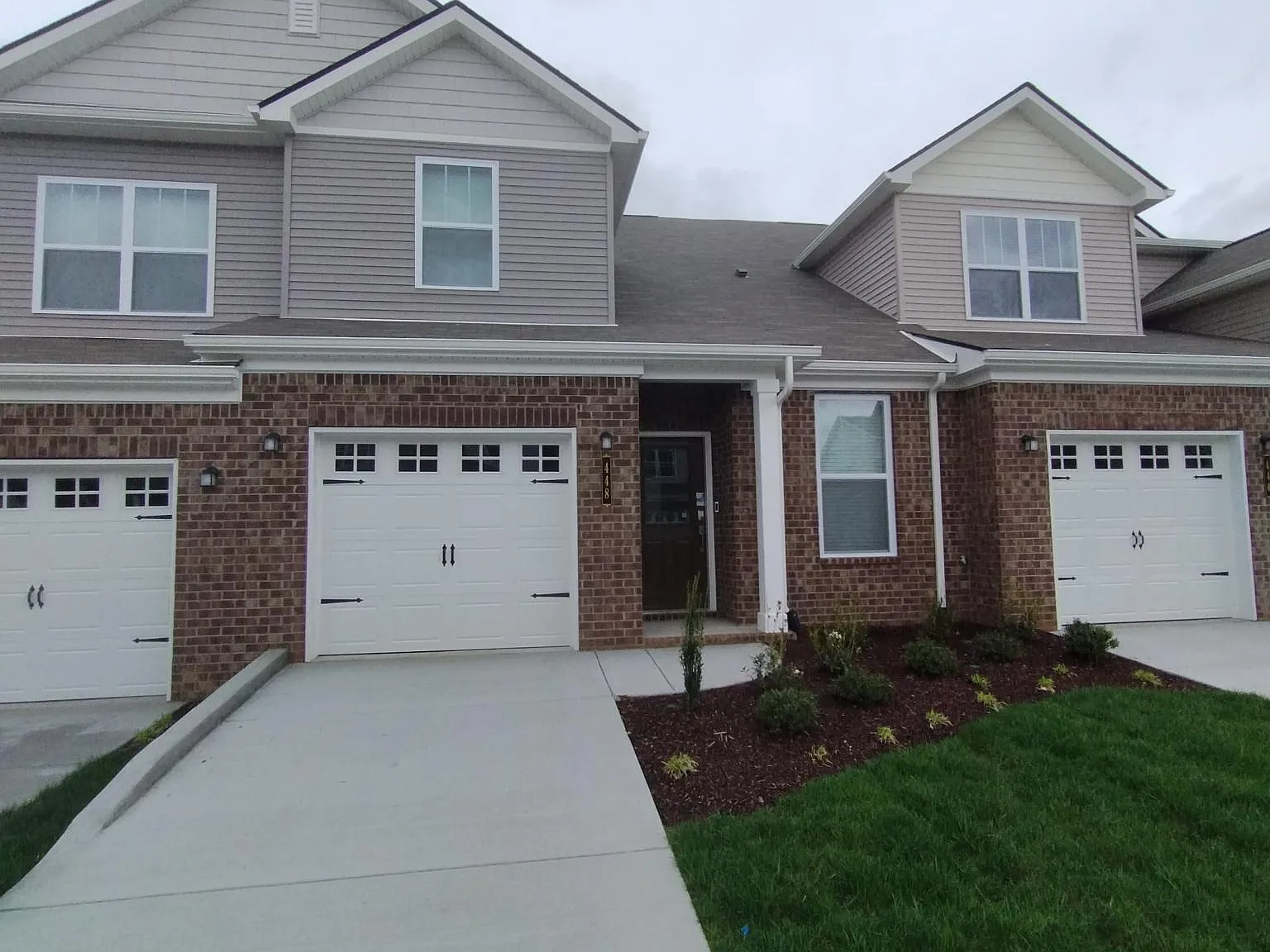 3 bed, 2.5 bath, 1846 sqft, $2,000 — Photo 1