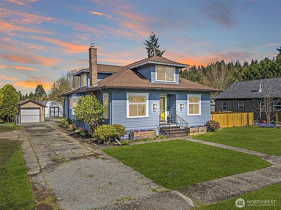2nd image of 211 Calistoga Street E