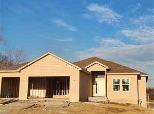 20105 Cider Ct, Weston, MO 64098