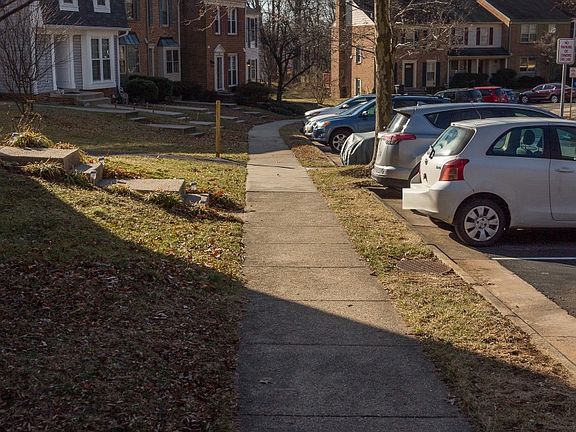 4th image of 5827 Rockdale Ct