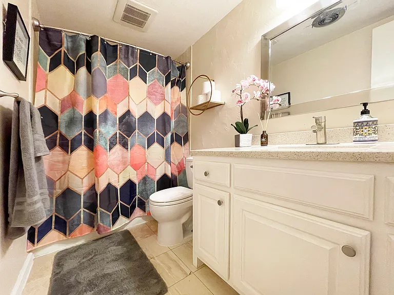 1126 Melrose Dr — Photo 20