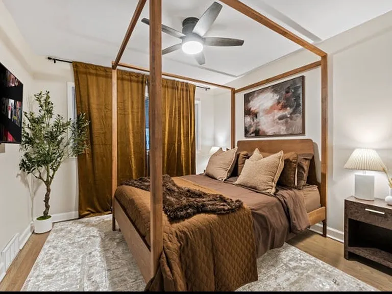 3222 S 52nd Ct — Photo 3