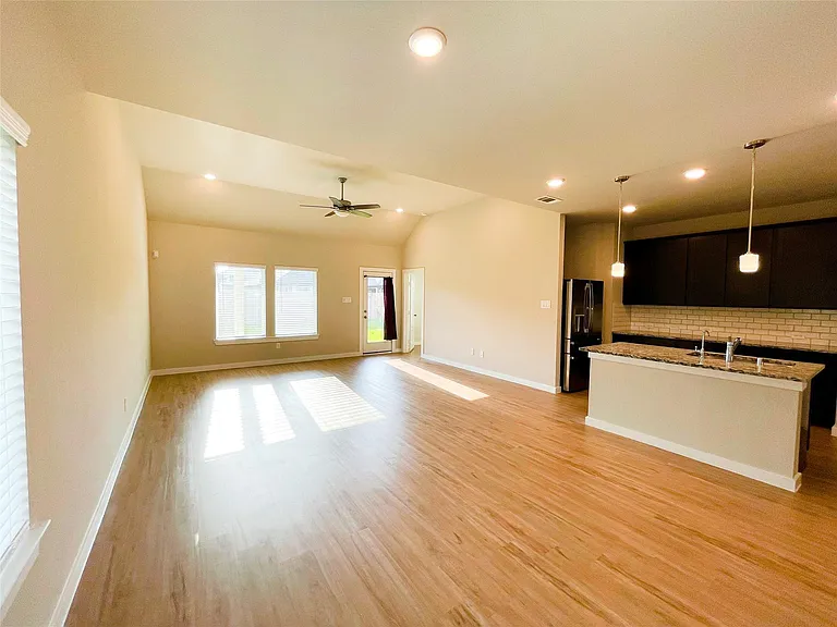 8623 Oceanmist Cove Dr — Photo 2