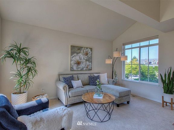 Nice architectural details in the vaulted ceiling.  Carpet throughout is neutral and looks brand new.