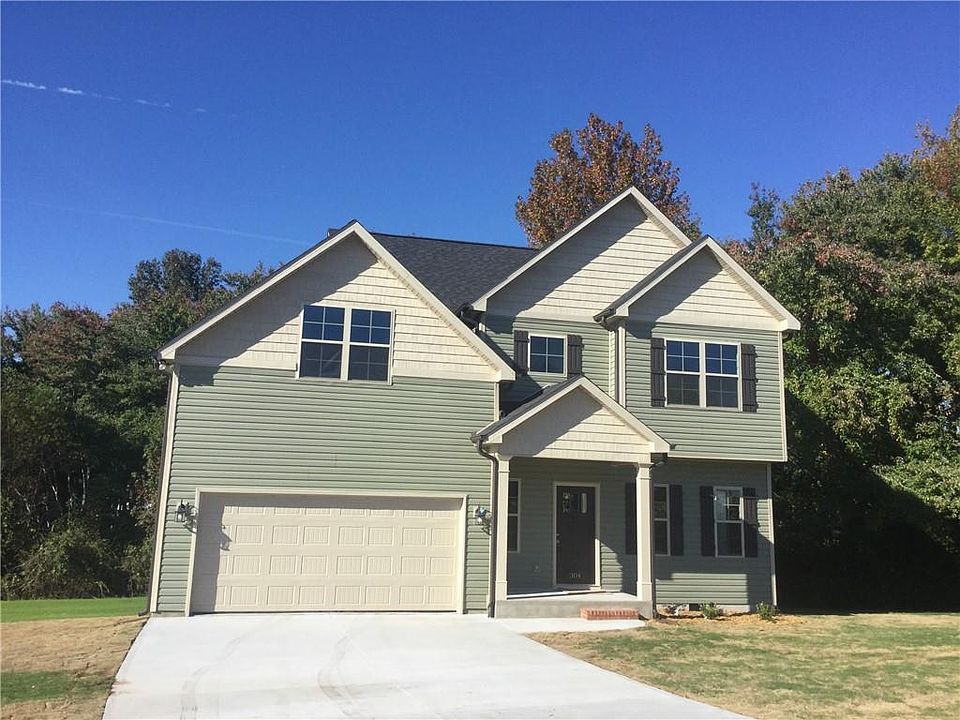 1st image of 304 Ashwood Ln