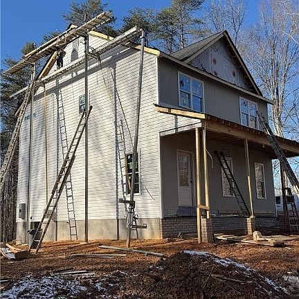 2nd image of 2355 Wickham Rd