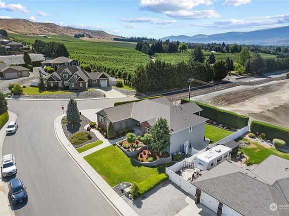 5th image of 708 Clarissa Lane