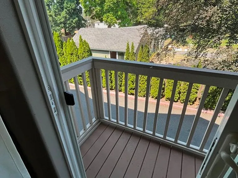 10308 SW Hollyridge Ln — Photo 11