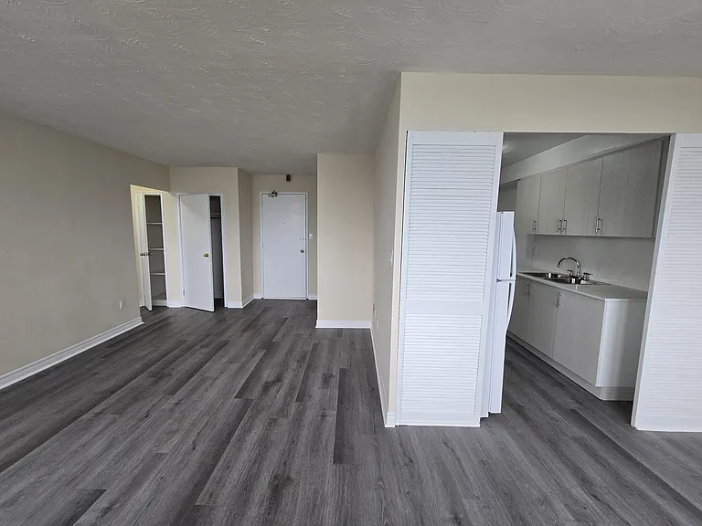 5950 Bathurst St #709 — Photo 21