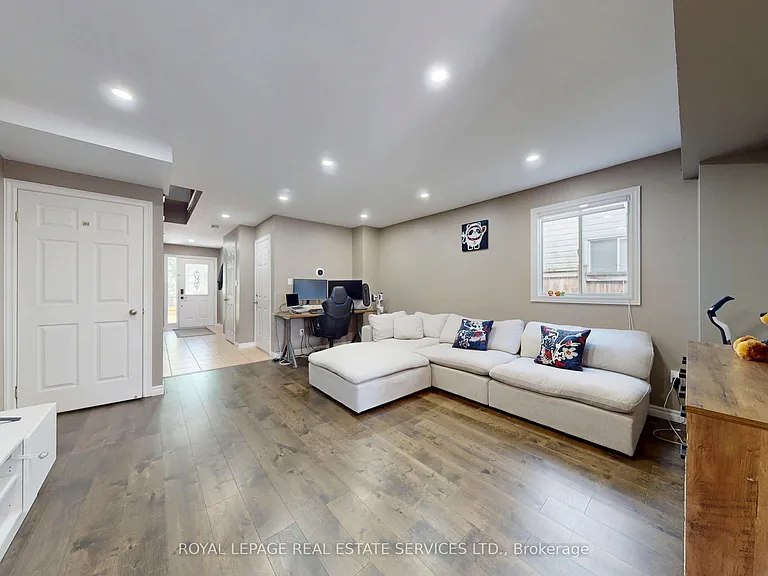 65 Morwick Dr — Photo 7