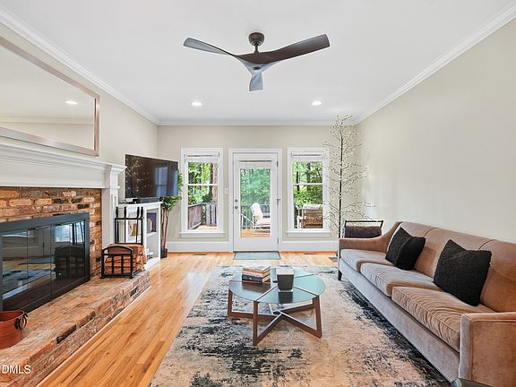 2nd image of 6814 Gloucester Rd