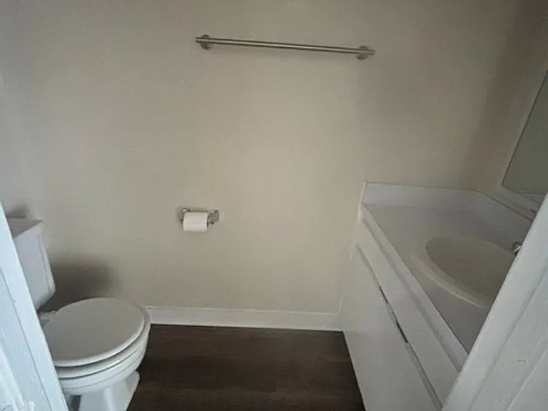 Pine Villa Town Houses — Photo 18