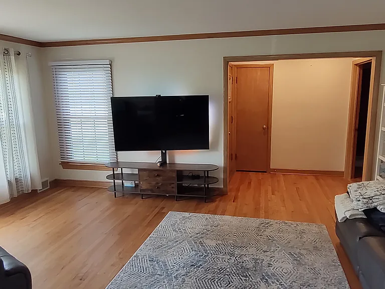 17565 W Wisconsin Ave — Photo 13