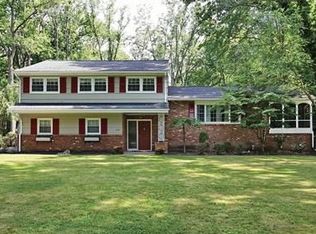 1251 Sunnyfield Ln, Scotch Plains, NJ 07076