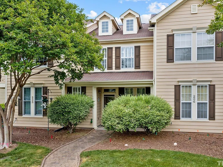 236 Duck Mill Cir — Photo 2