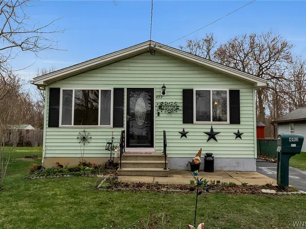 493 Willow Ave, North Tonawanda, NY 14120