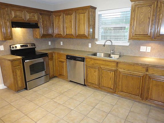 2nd image of 316 Hacienda Dr