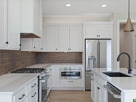 5th image of 5910 N 208th St