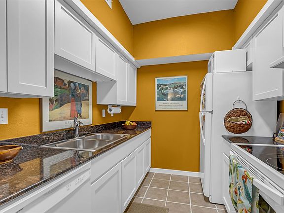 5th image of 4041 Drake St APT 212