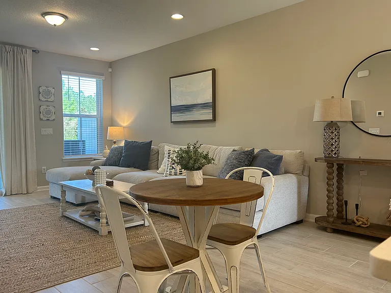 Brandon Lakes Dr — Photo 5
