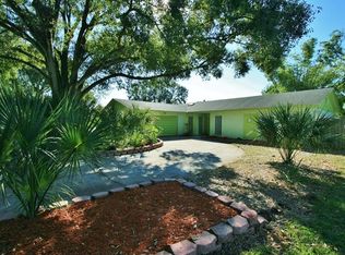 613 Barkfield St, Brandon, FL 33511