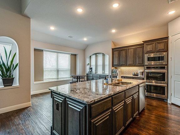 3rd image of 7516 Brooklake Dr