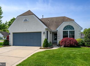 8 Hillwood Dr, Mount Laurel, NJ 08054