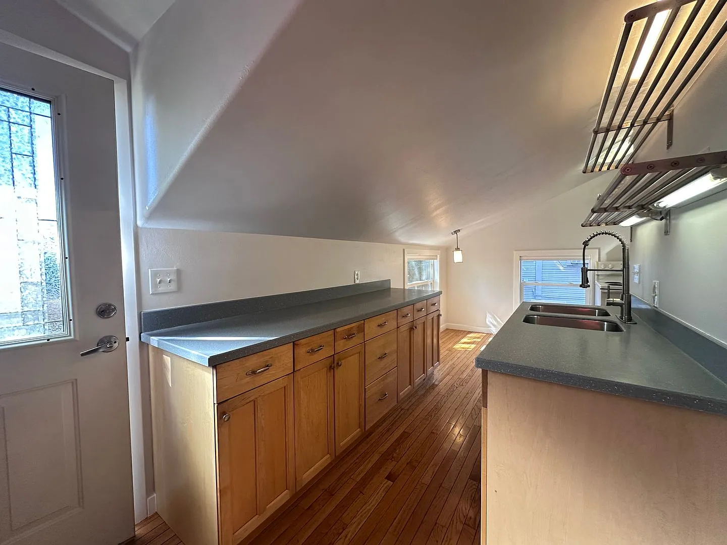 Large One Bedroom! — Photo 3