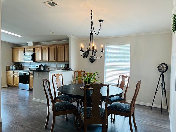 4th image of 86 W Harbor Dr