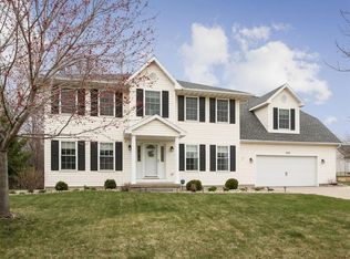 1835 Lyndhurst Dr, Hiawatha, IA 52233