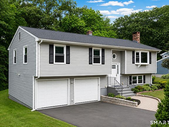 3rd image of 185 Tanglewood Drive