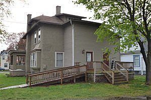 3rd image of 207 Oakwood Ave
