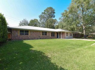 1225 Crestview Dr, Vidor, TX 77662