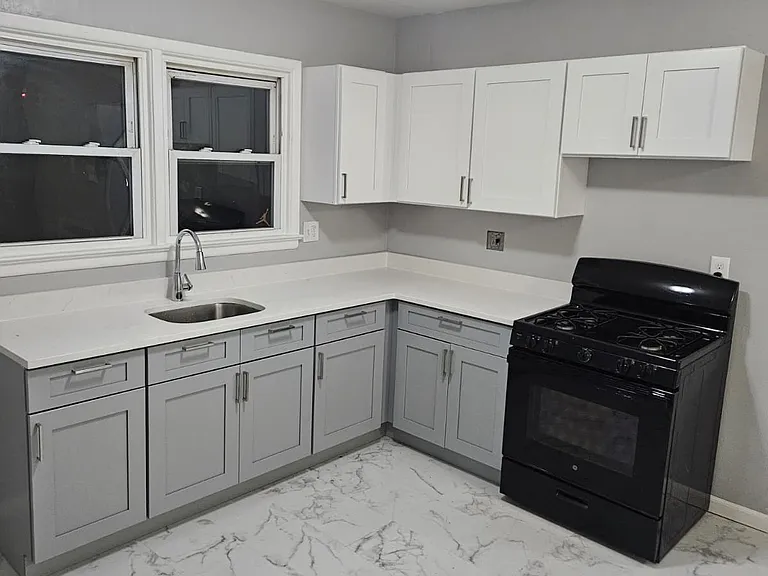 158 3rd Ave #2R — Photo 12