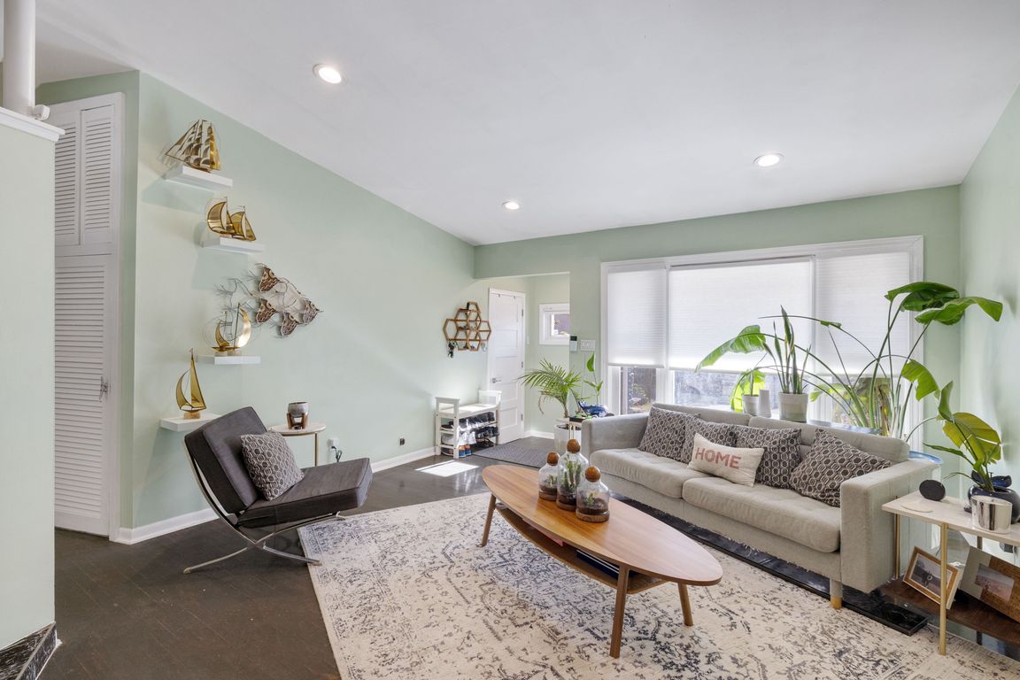 next background image