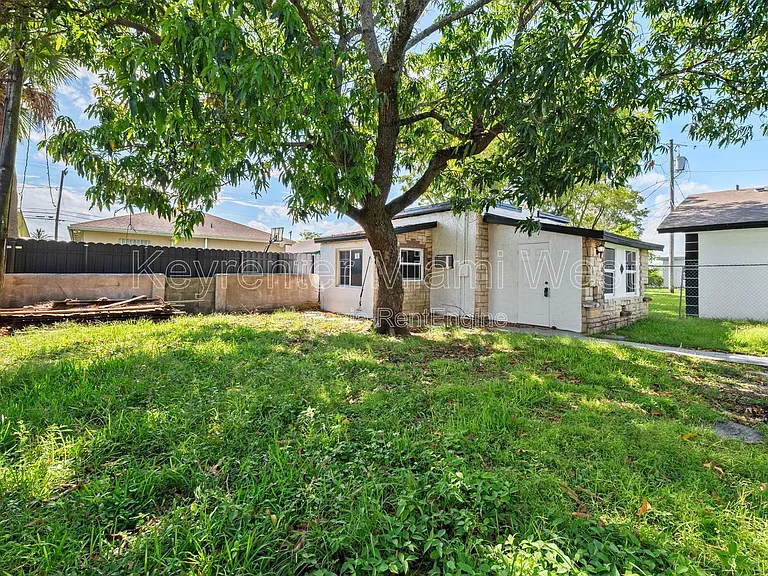 7772 NW 9th Ave — Photo 20