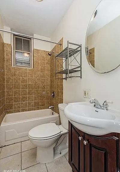 2248 N Southport Ave #1R — Photo 2
